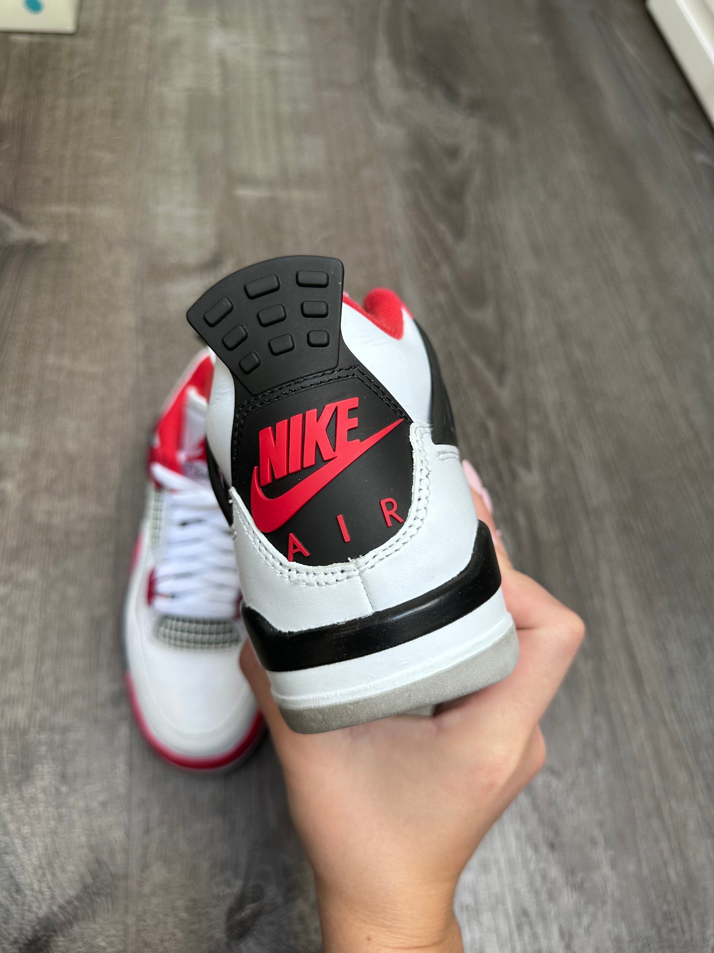 Jordan 4 Retro Fire Red (Preowned)