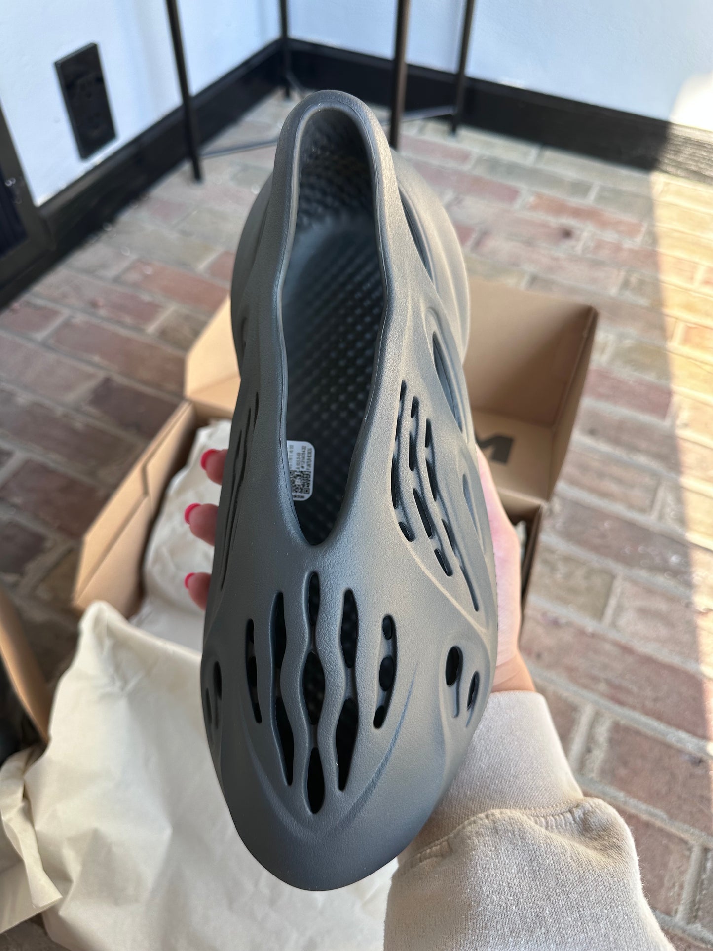 Adidas Yeezy Foam RNR Carbon
