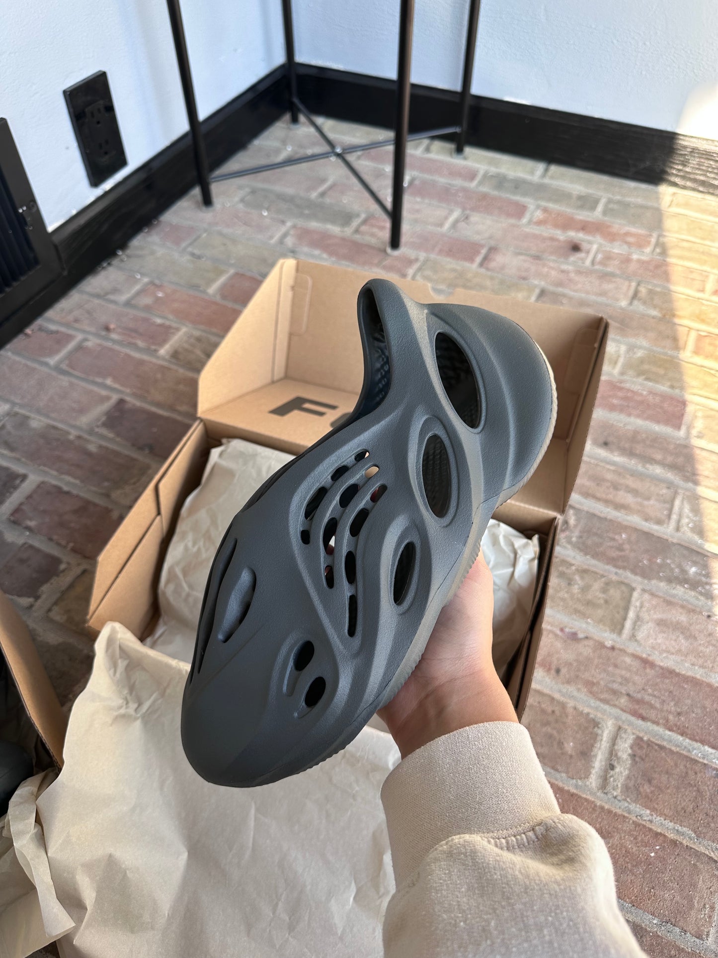 Adidas Yeezy Foam RNR Carbon