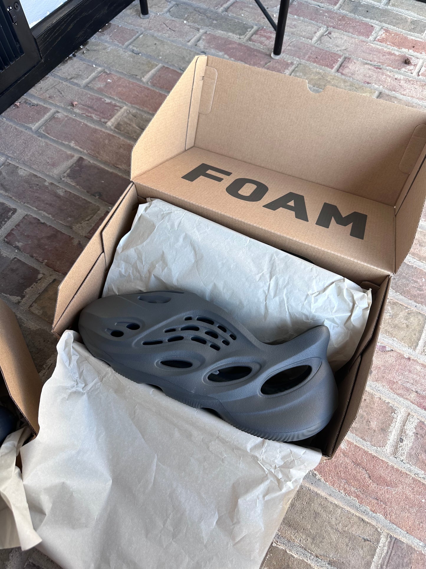 Adidas Yeezy Foam RNR Carbon
