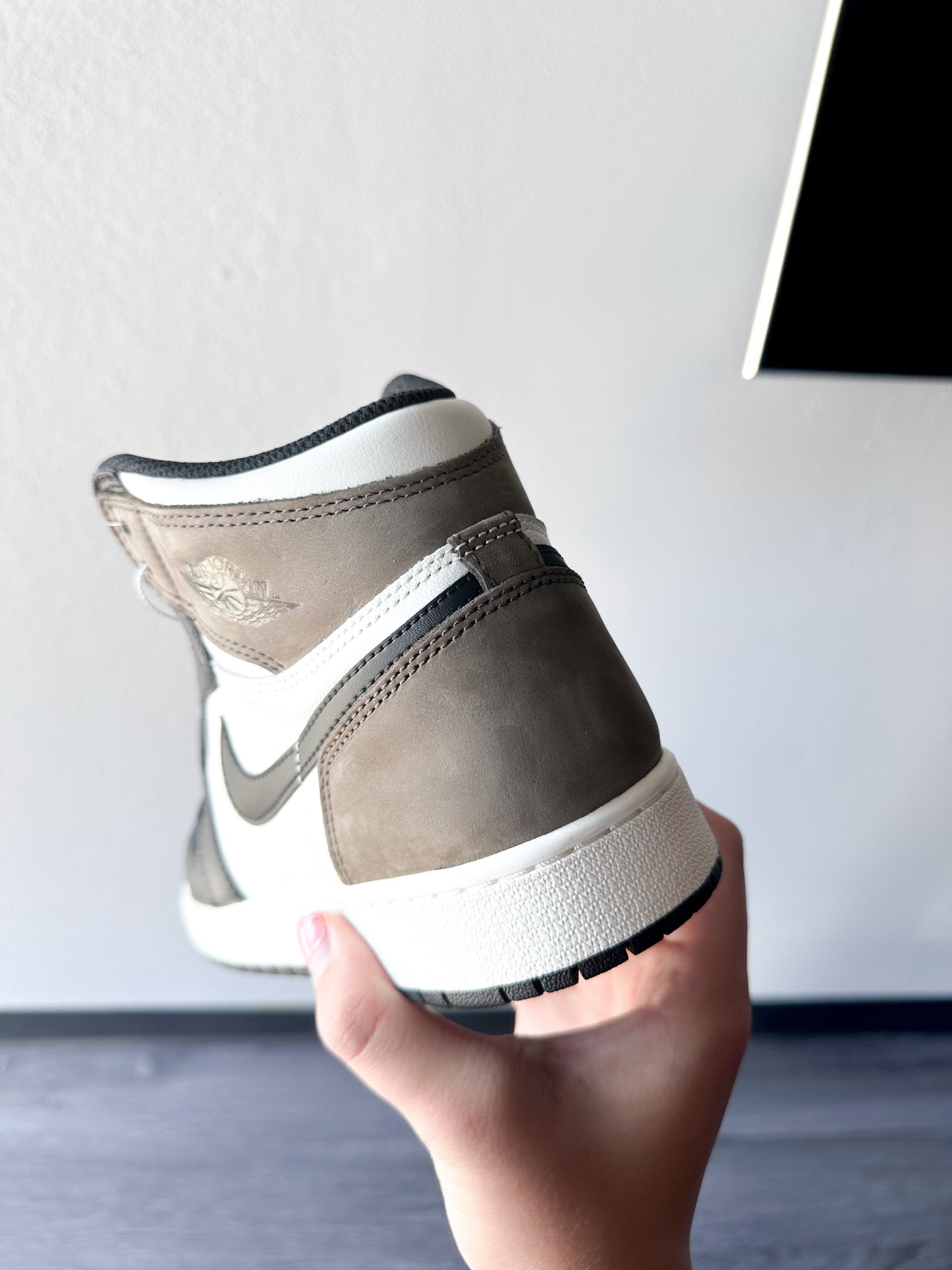 Jordan 1 Retro High Dark Mocha (GS)