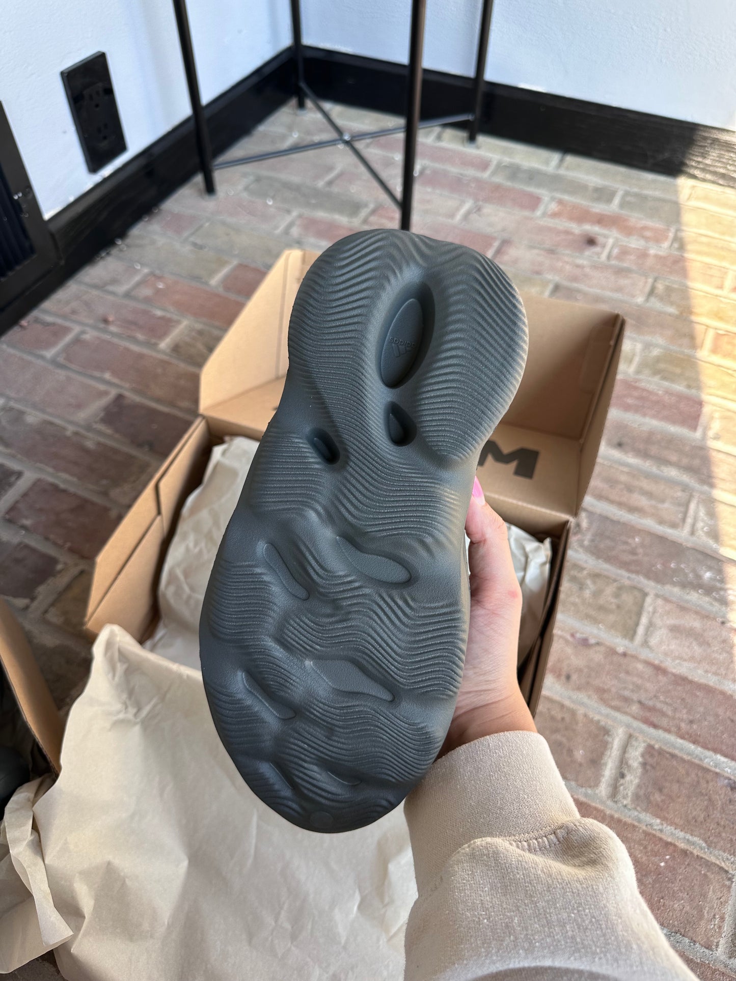 Adidas Yeezy Foam RNR Carbon