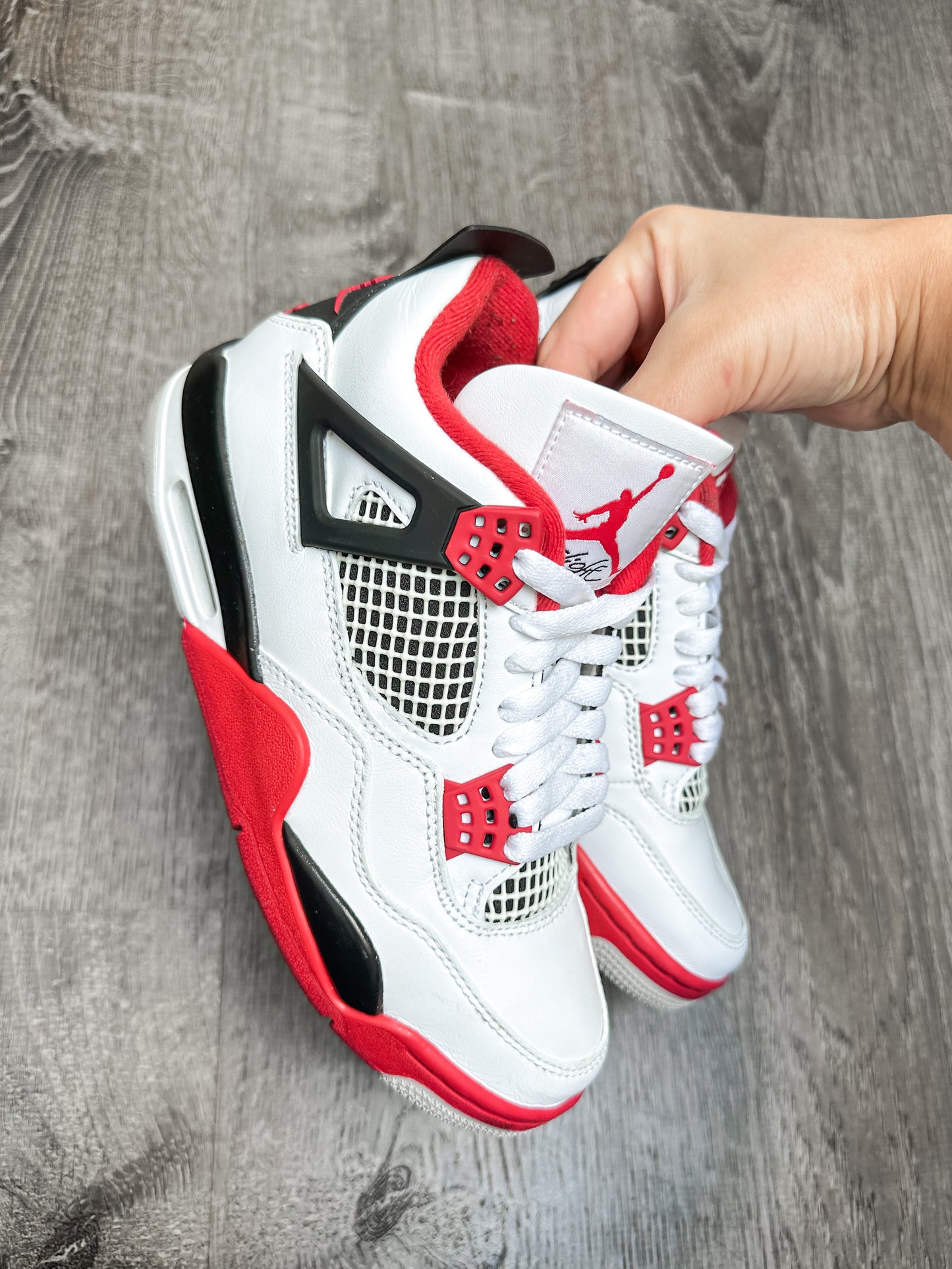 Jordan 4 Retro Fire Red (Preowned)