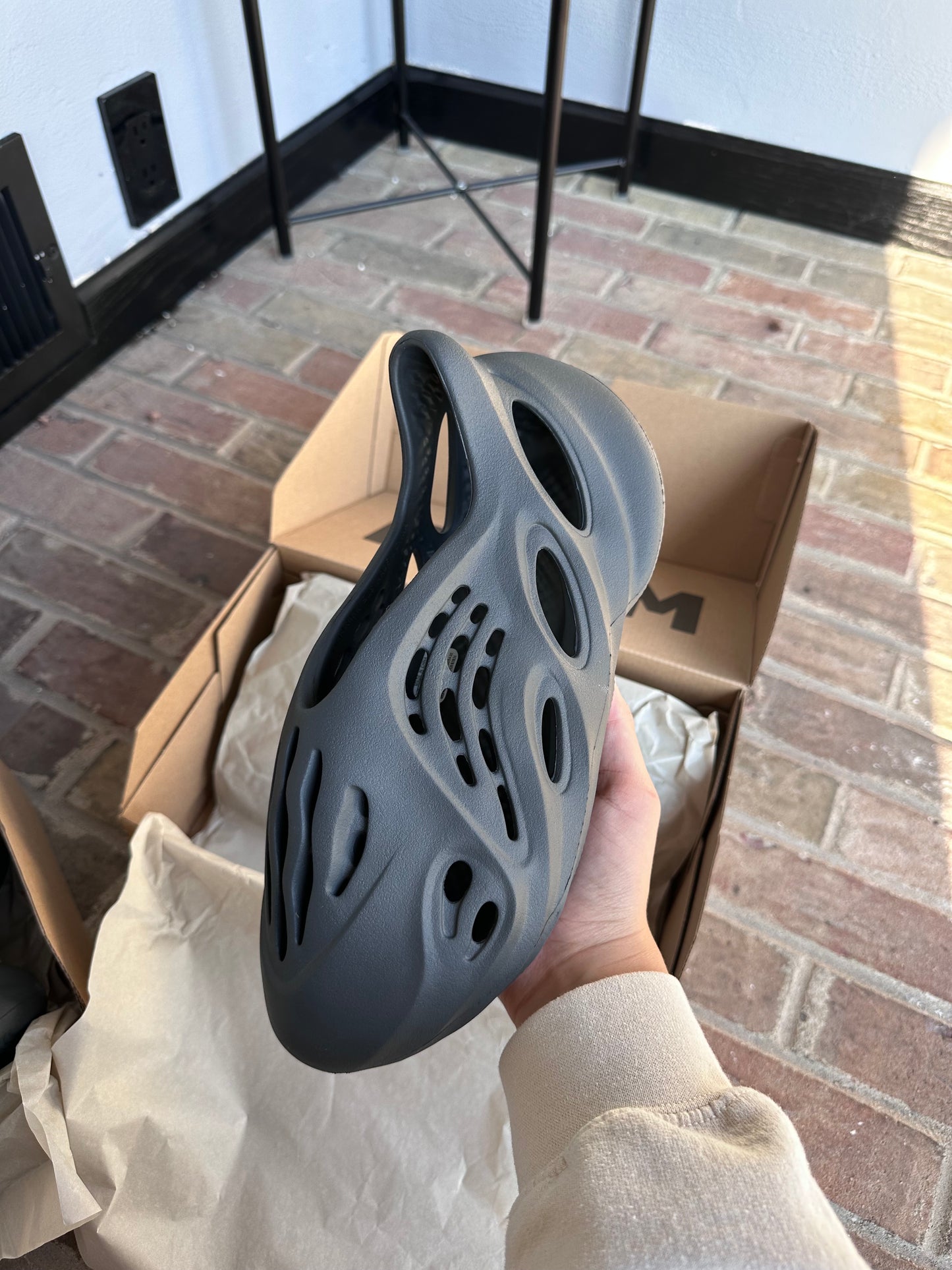 Adidas Yeezy Foam RNR Carbon