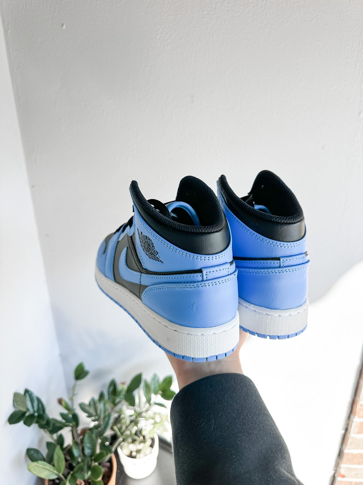Jordan 1 Mid University Blue Black (GS)