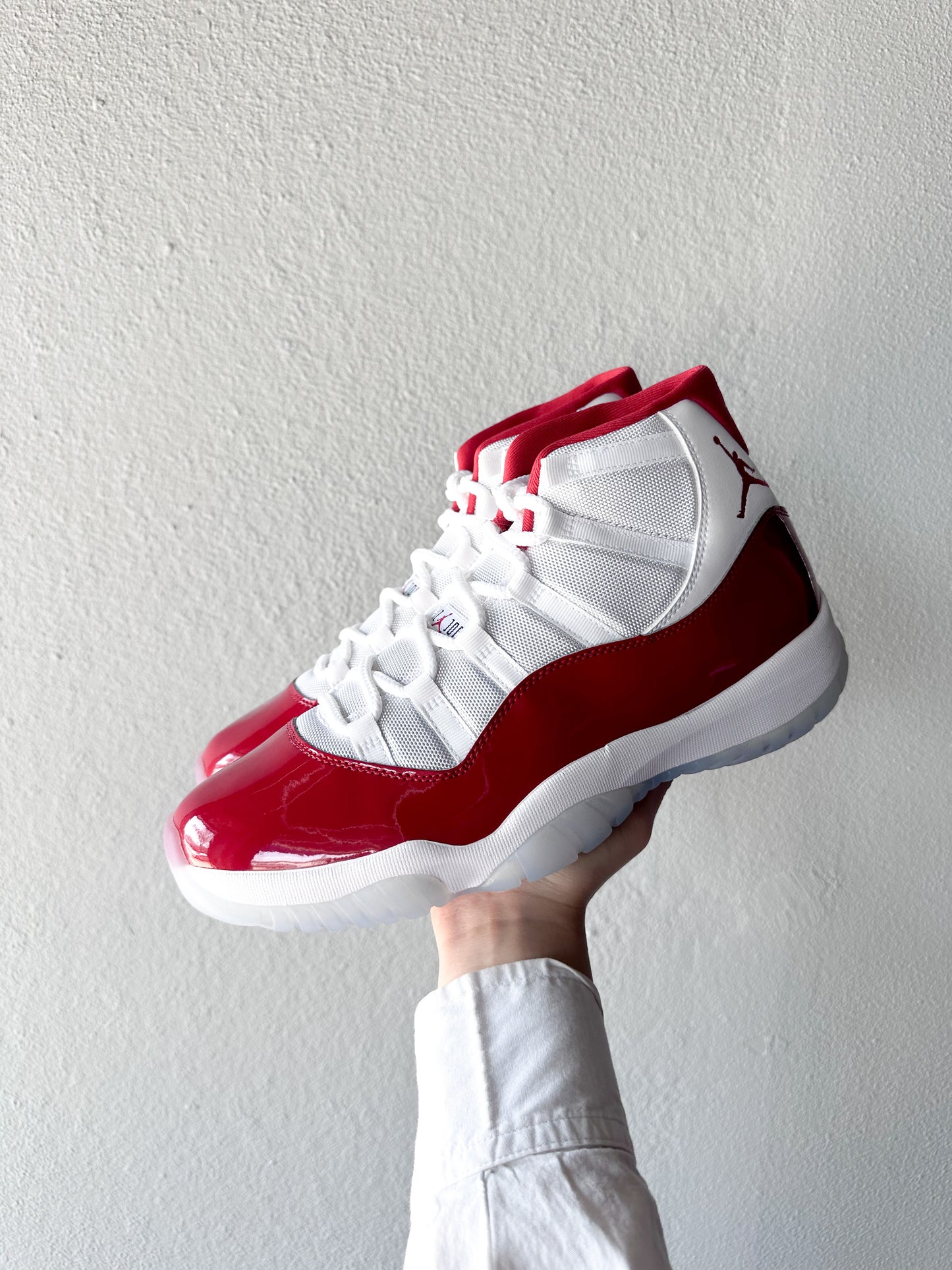Jordan 11 Retro Cherry (2022)