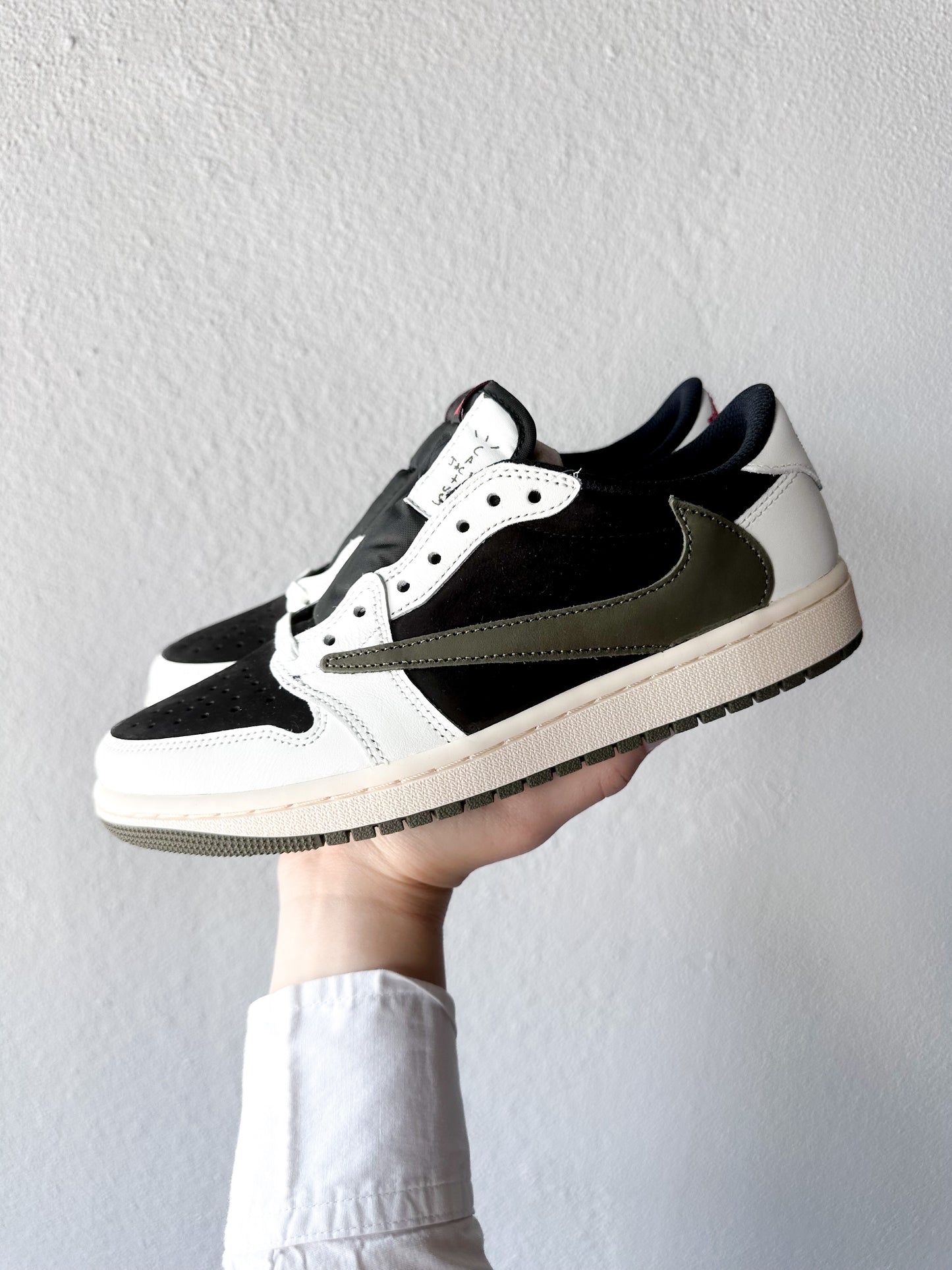 Jordan 1 Retro Low OG SP Travis Scott Olive (W)