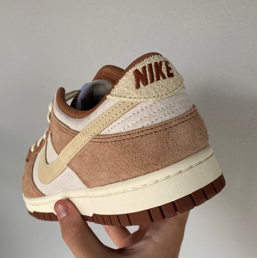 Nike Dunk Low Medium Curry