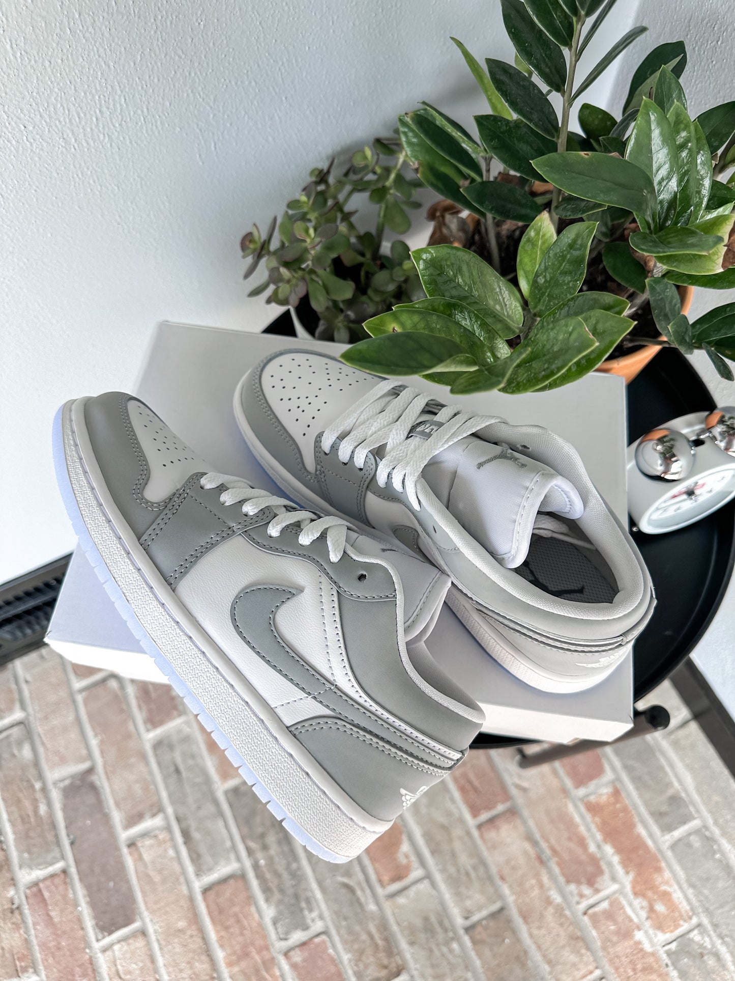 Jordan 1 Low Wolf Grey (W)