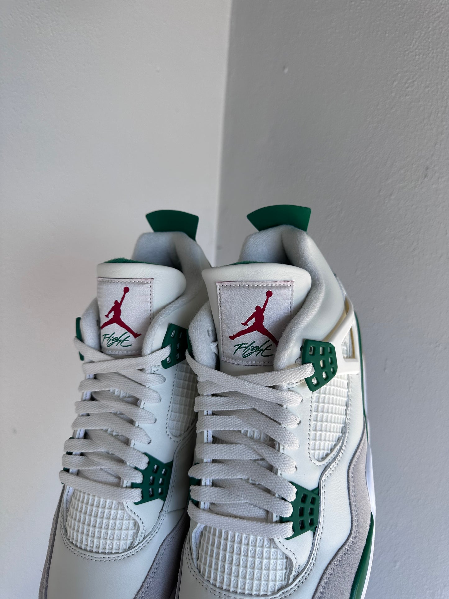 Jordan 4 Retro SB Pine Green