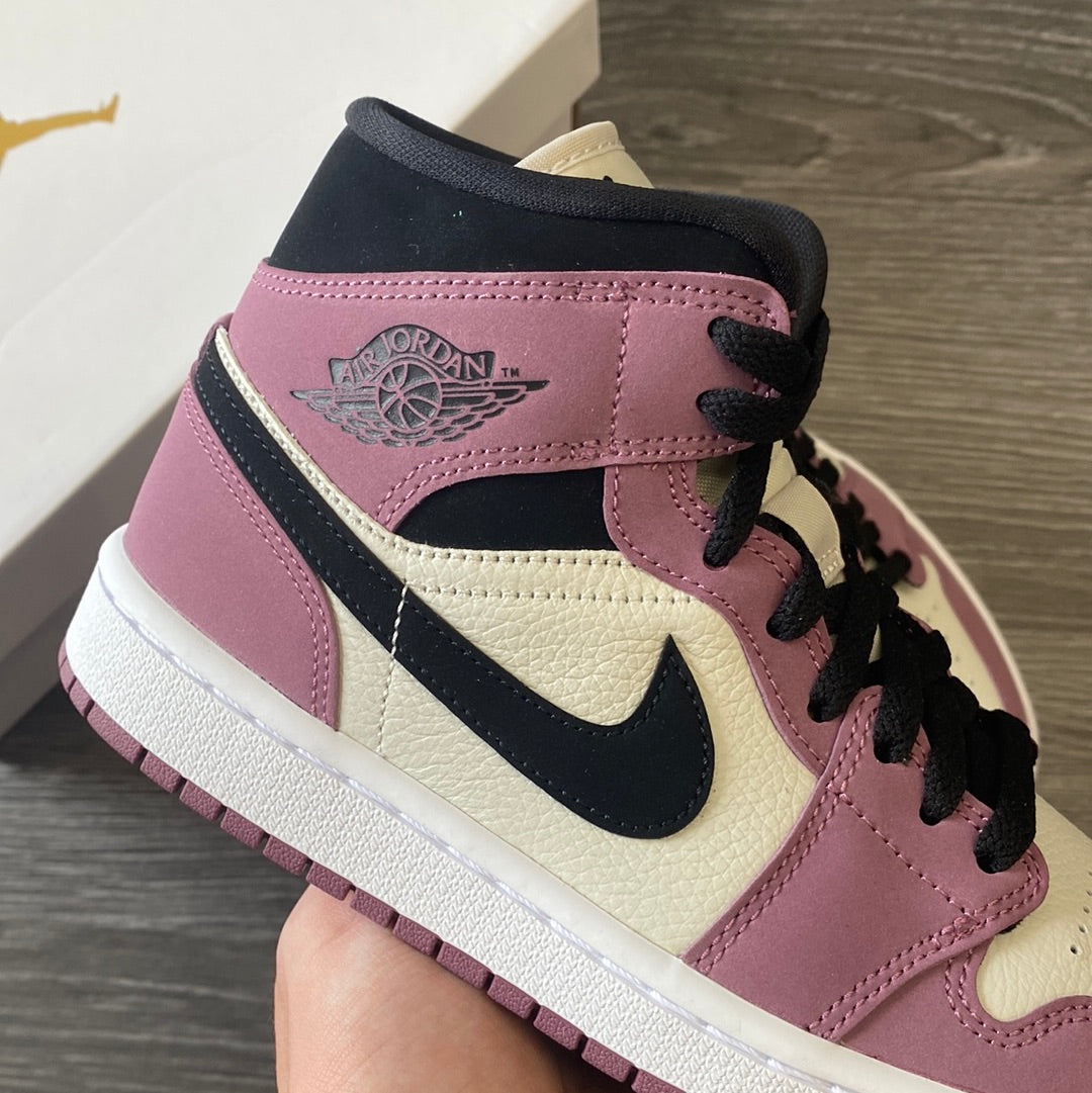 Jordan 1 Mid SE Light Mulberry (W)