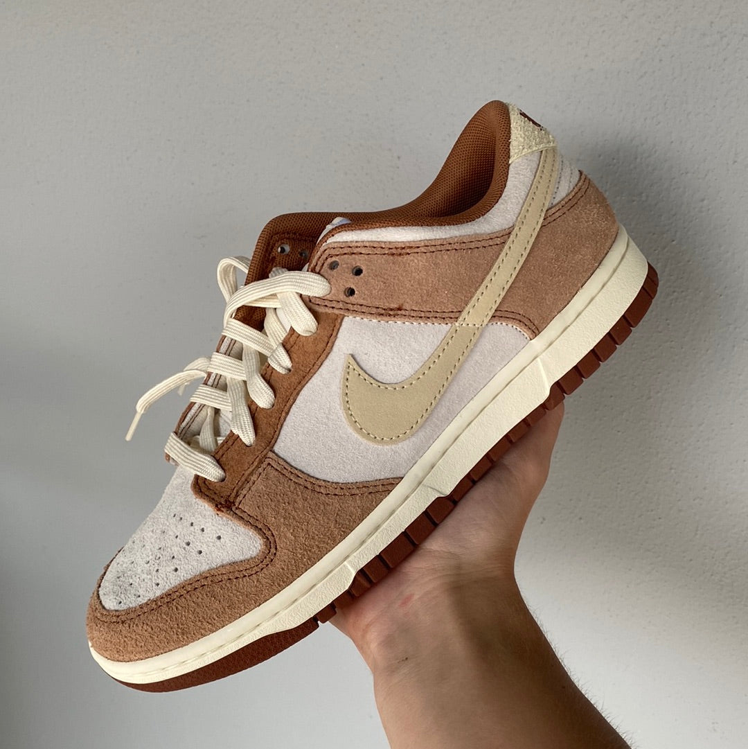 Nike Dunk Low Medium Curry