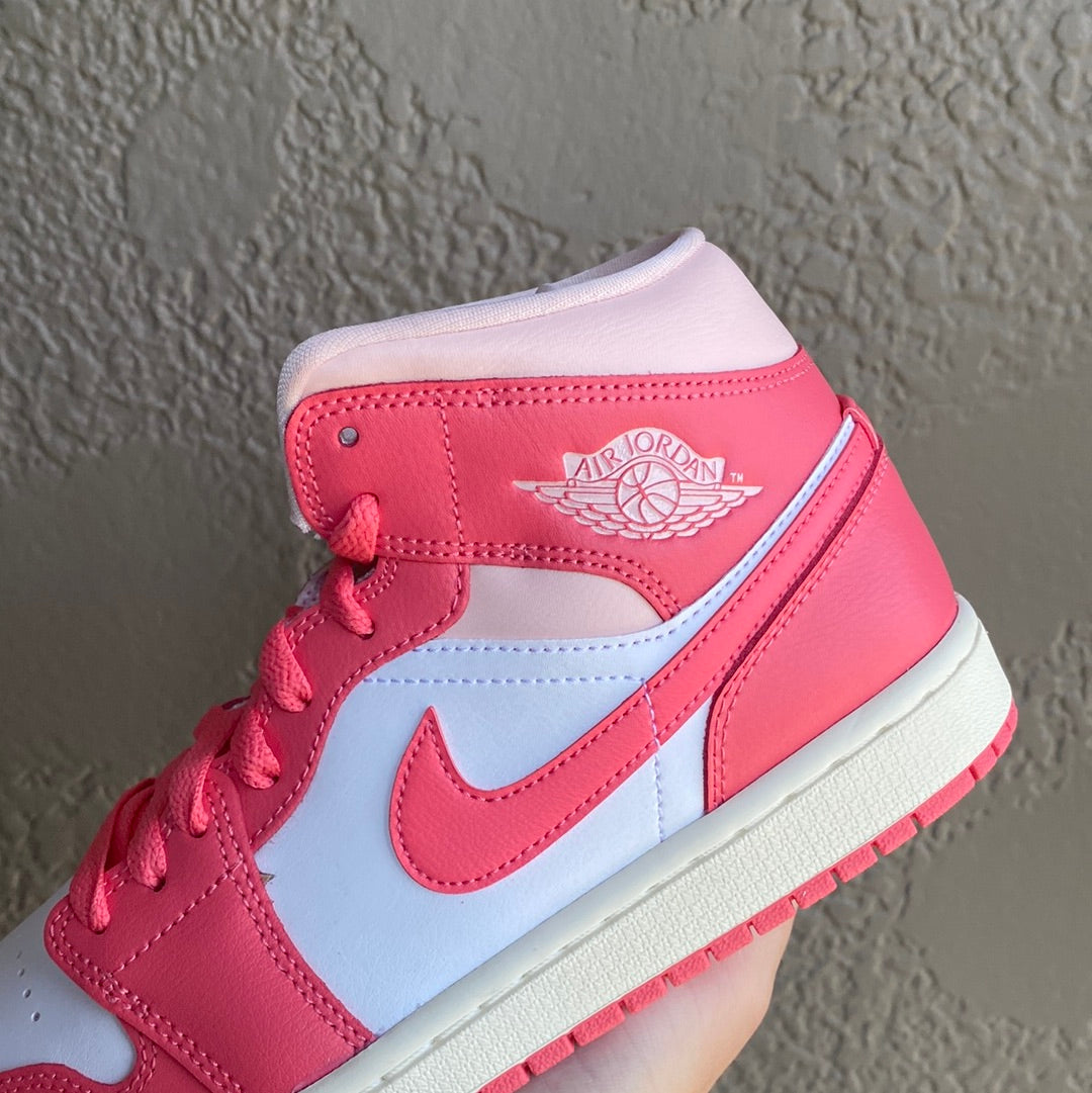 Jordan 1 Mid Strawberries and Cream (W)