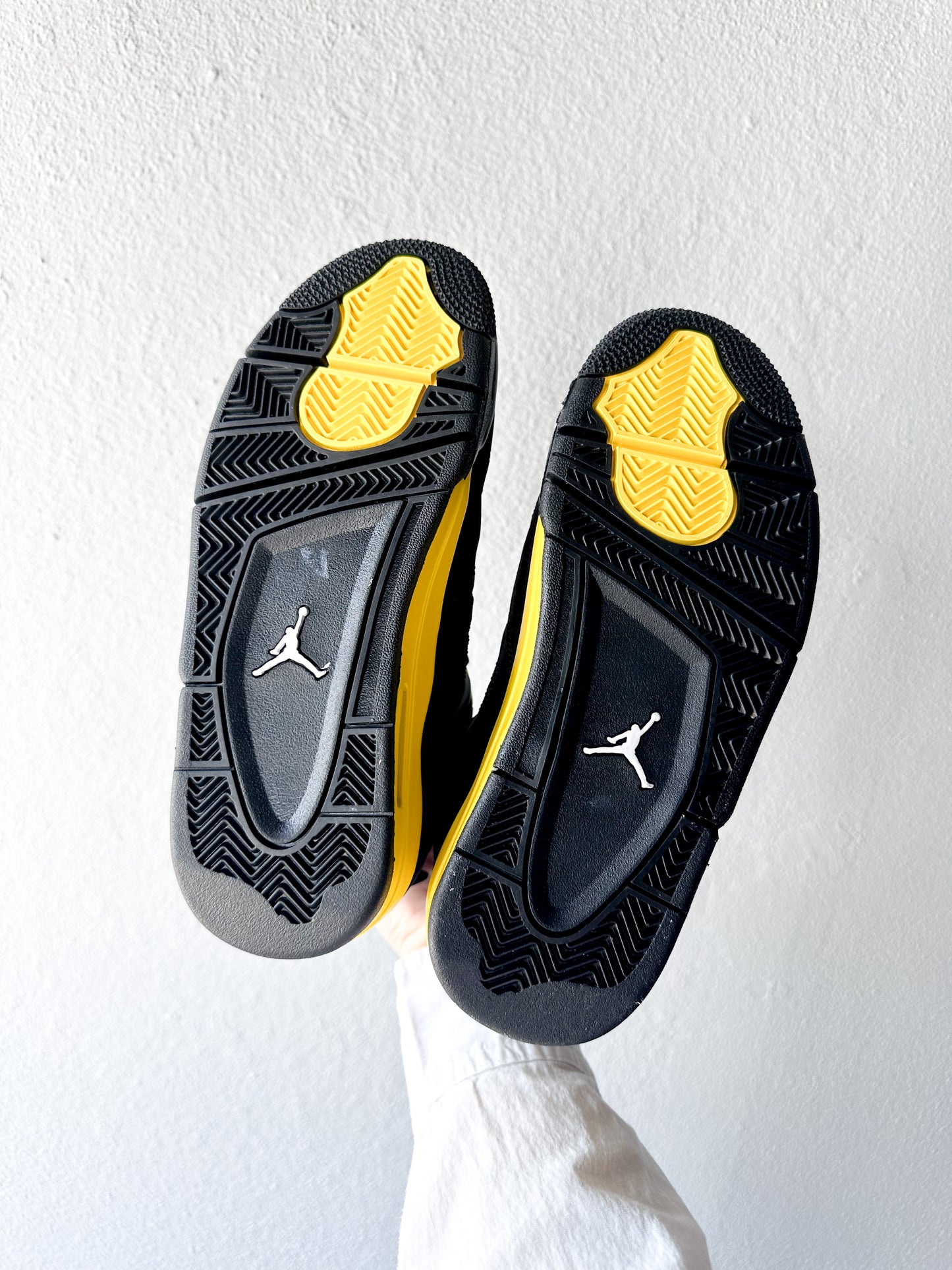 Jordan 4 Retro Thunder (2023) (GS)
