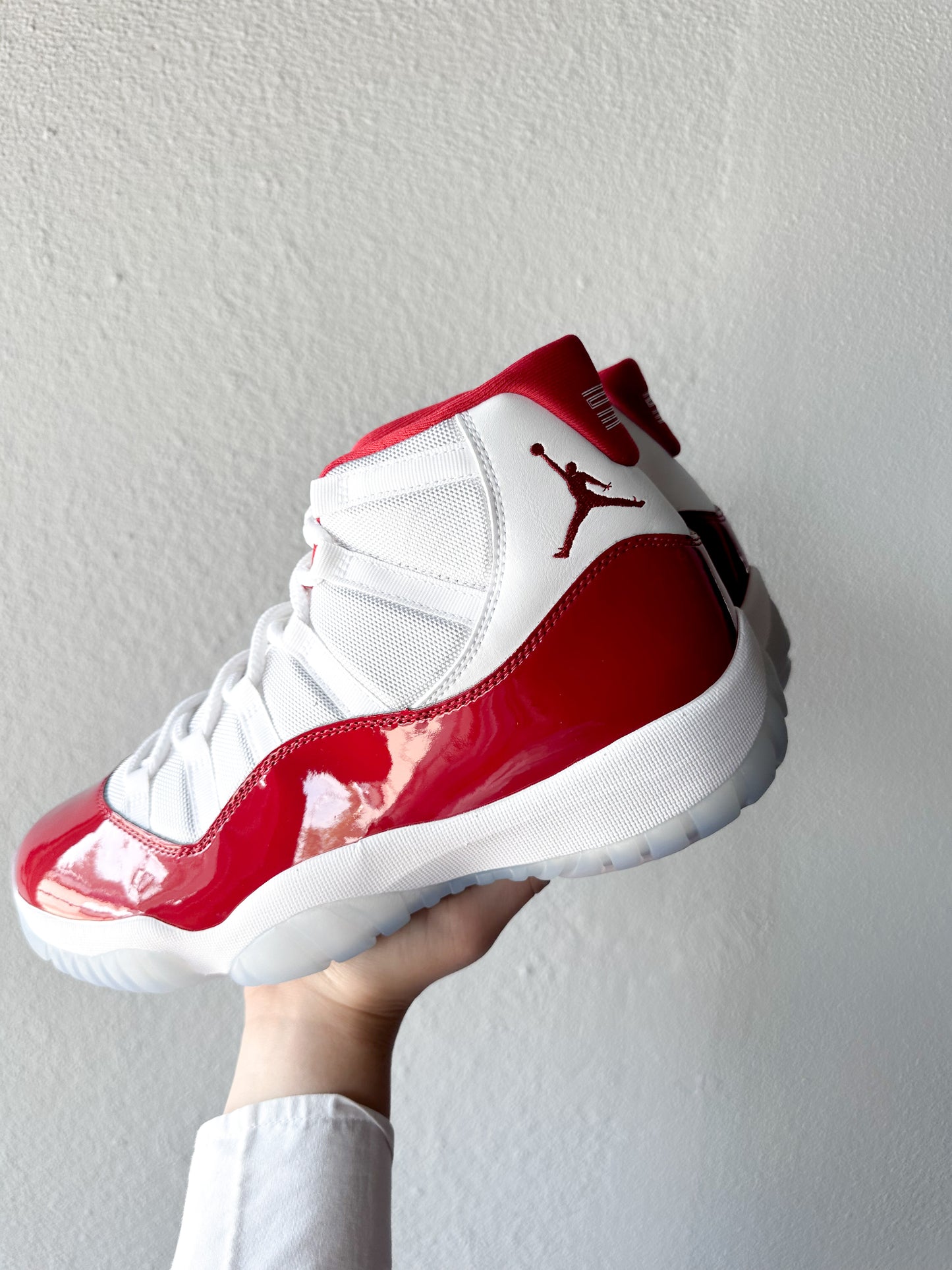 Jordan 11 Retro Cherry (2022)