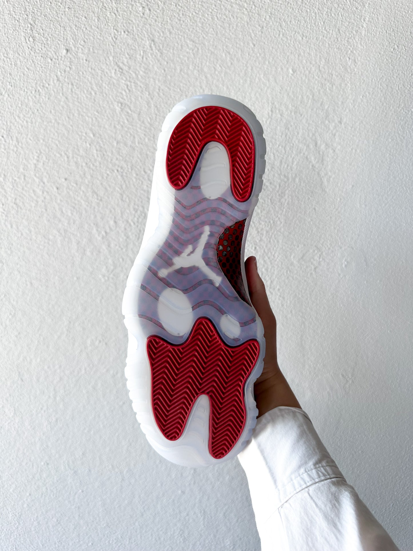 Jordan 11 Retro Cherry (2022)