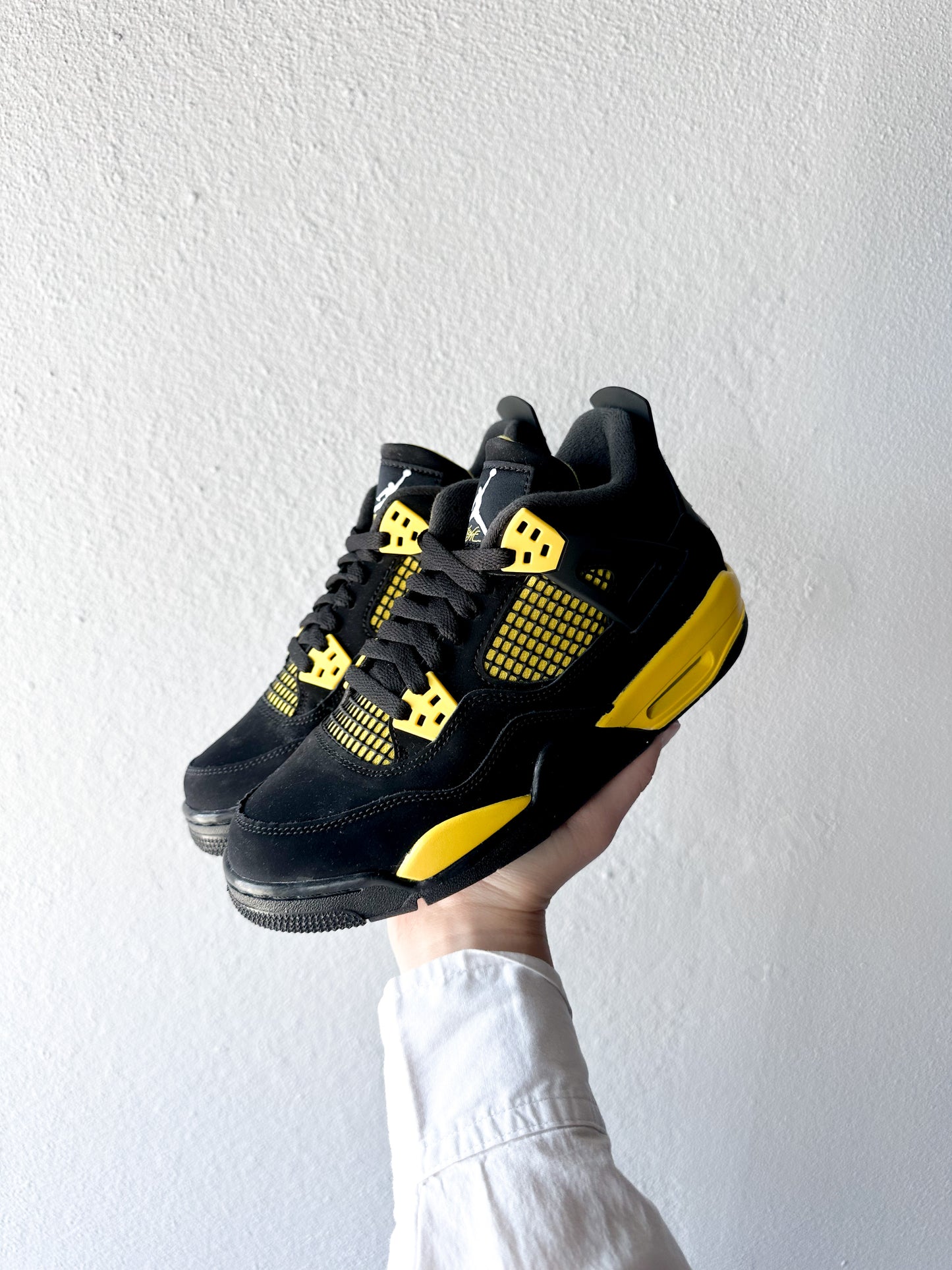 Jordan 4 Retro Thunder (2023) (GS)