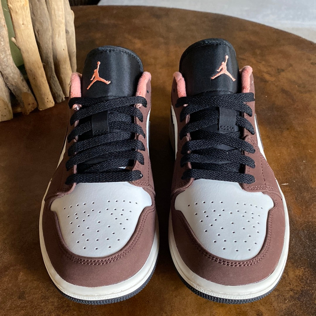 Jordan 1 Low Mocha