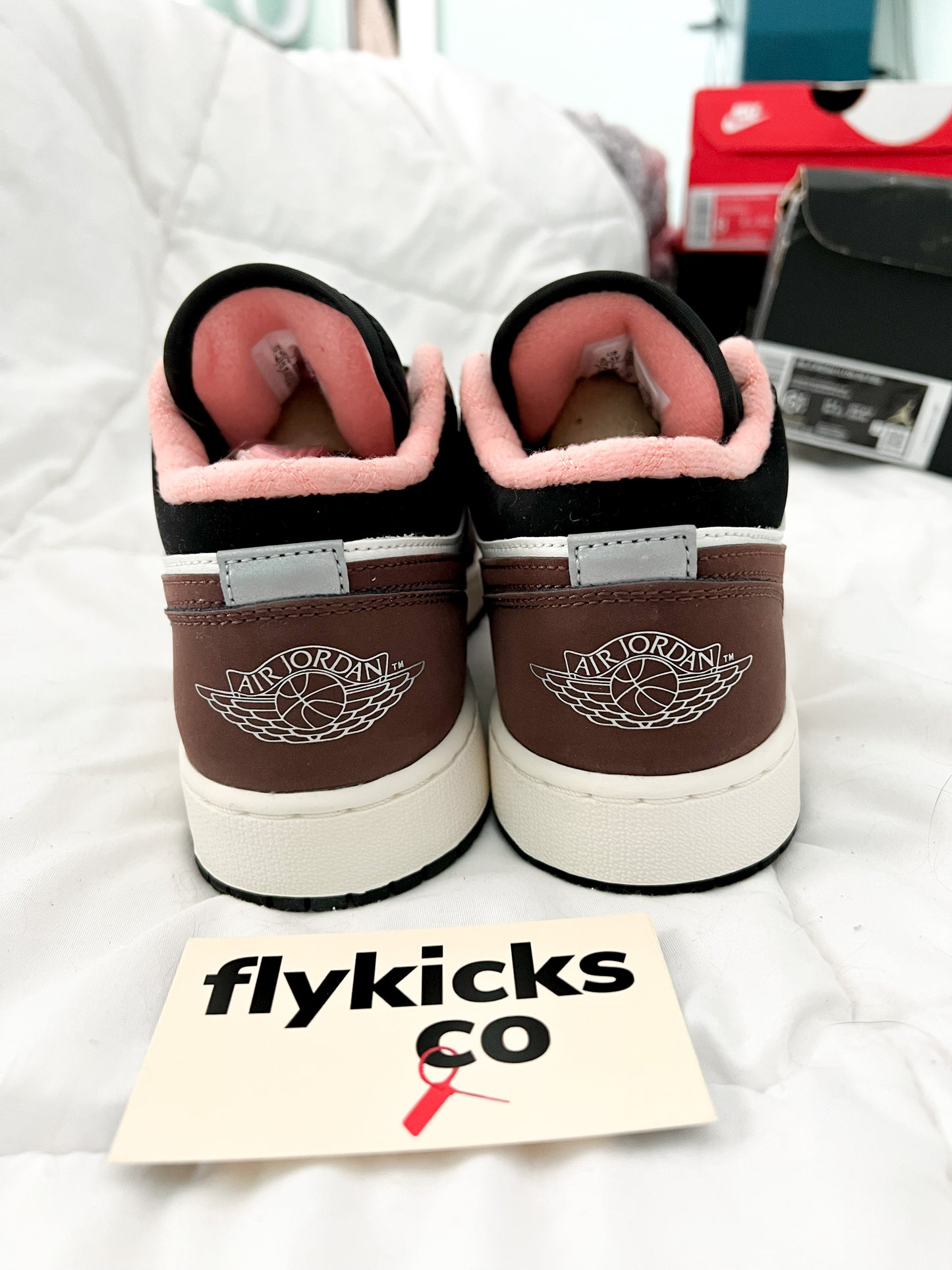 Jordan 1 Low Mocha (GS)
