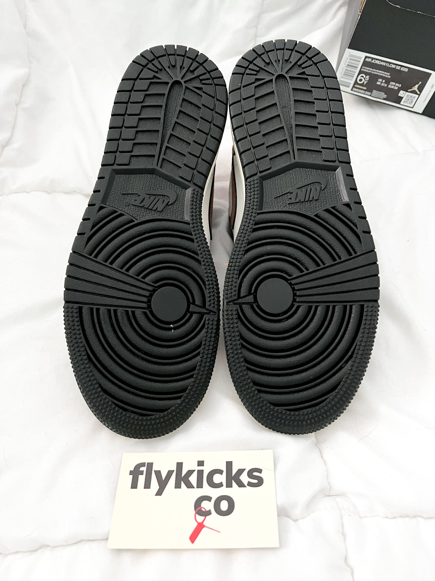 Jordan 1 Low Mocha (GS)