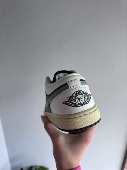 Jordan 1 Low Jade Smoke (W)