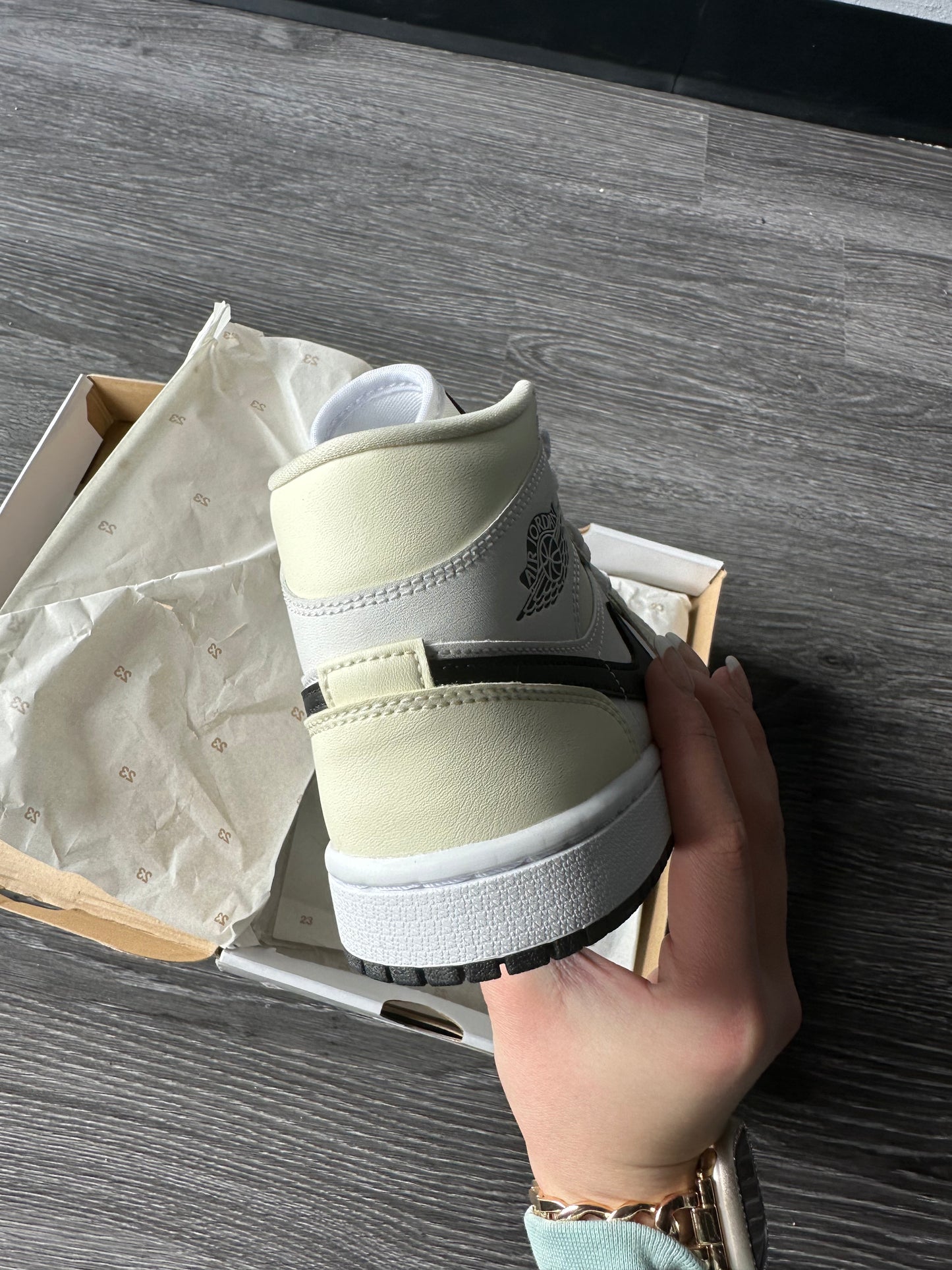 Jordan 1 Mid Coconut Milk (W)