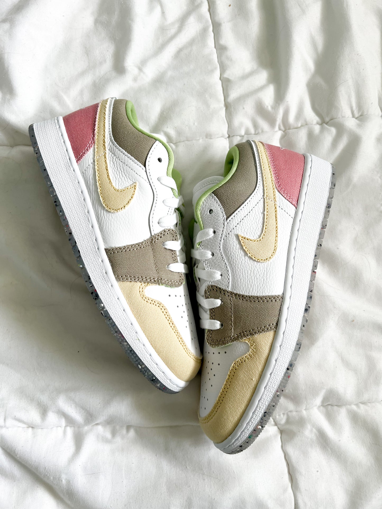 Jordan 1 Low Pastel Grind Vivid Green (GS)