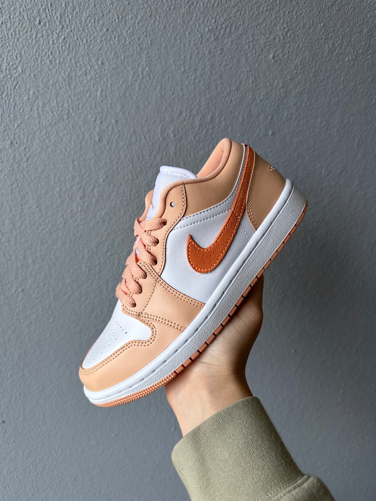 Jordan 1 Low Sunset Haze (W)